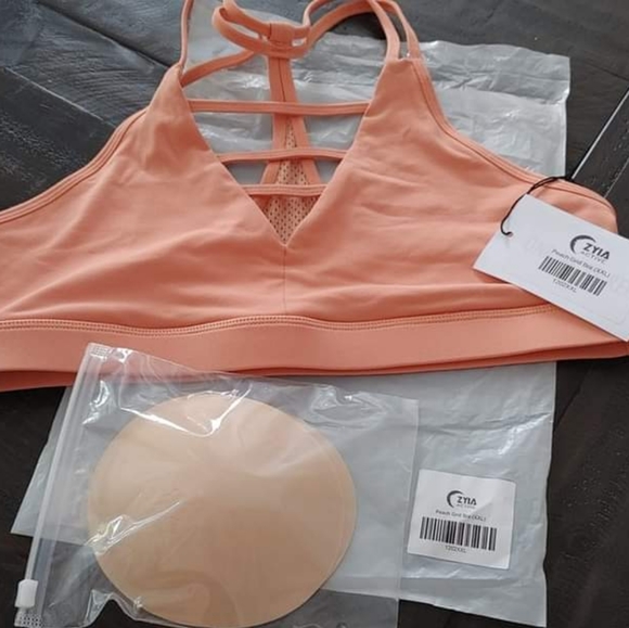 Peach Grid Bra 🍑 - Picture 3 of 3